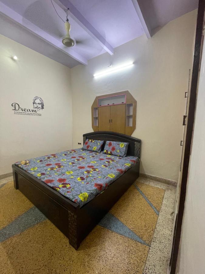 Rukmani Home Stay Mathura Exterior photo
