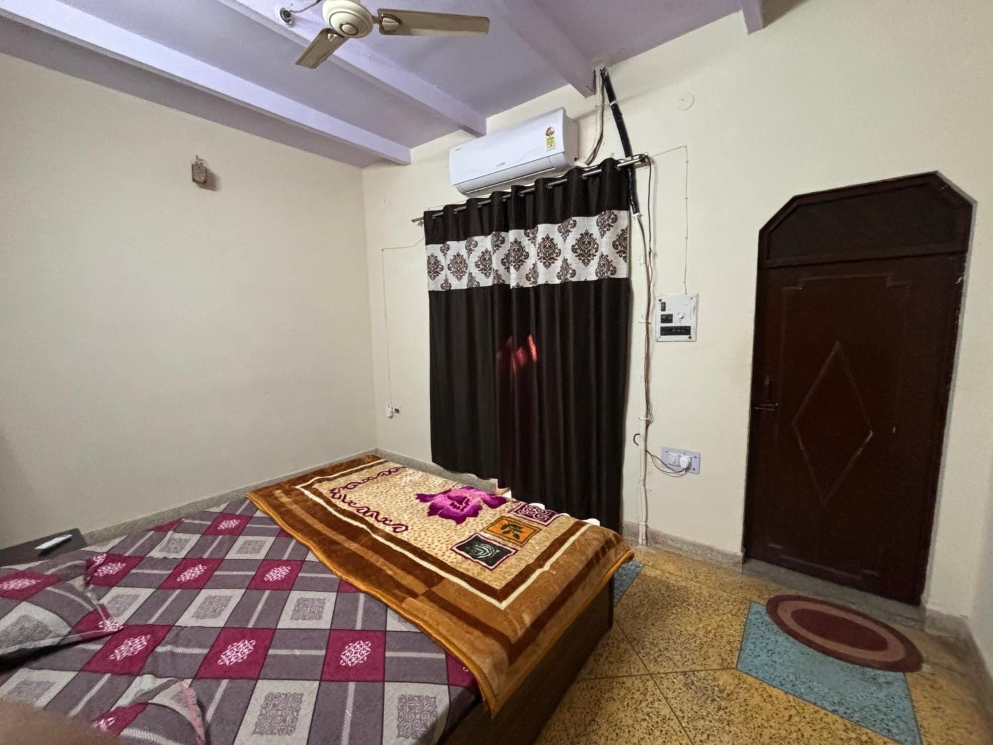Rukmani Home Stay Mathura Exterior photo